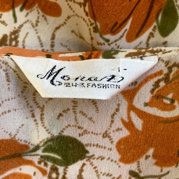 Floral cover up/topper. Sheer. Nice shoulder pleats! - Picture 5 of 5